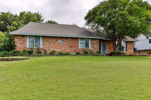 2201 Egyptian Way, Grand Prairie, TX 75050