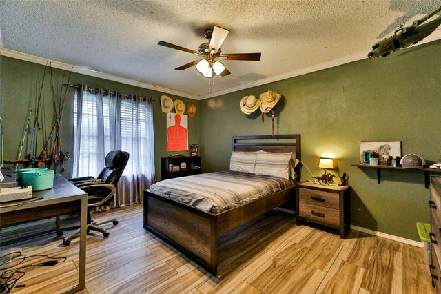 2201 Egyptian Way, Grand Prairie, TX 75050