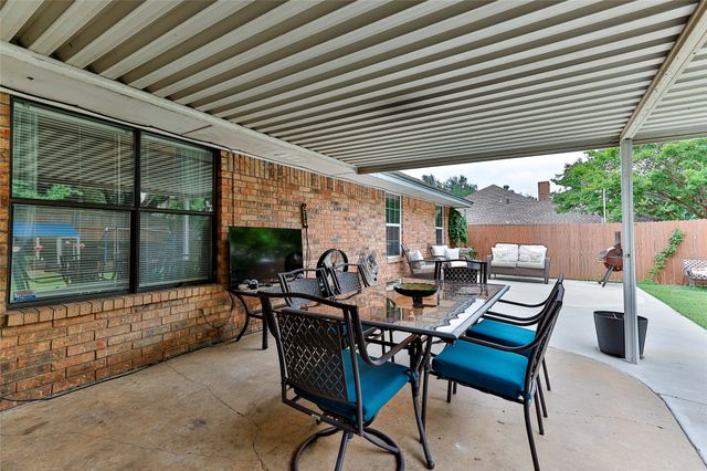 2201 Egyptian Way, Grand Prairie, TX 75050