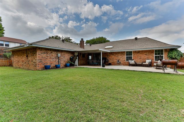 2201 Egyptian Way, Grand Prairie, TX 75050