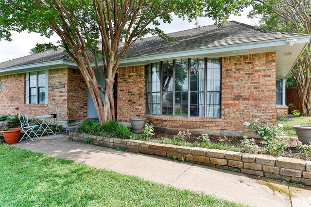 2201 Egyptian Way, Grand Prairie, TX 75050