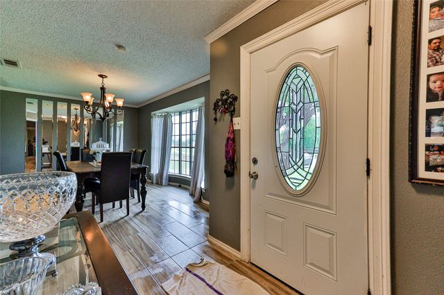 2201 Egyptian Way, Grand Prairie, TX 75050