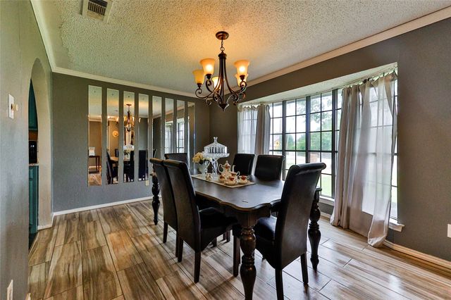 2201 Egyptian Way, Grand Prairie, TX 75050