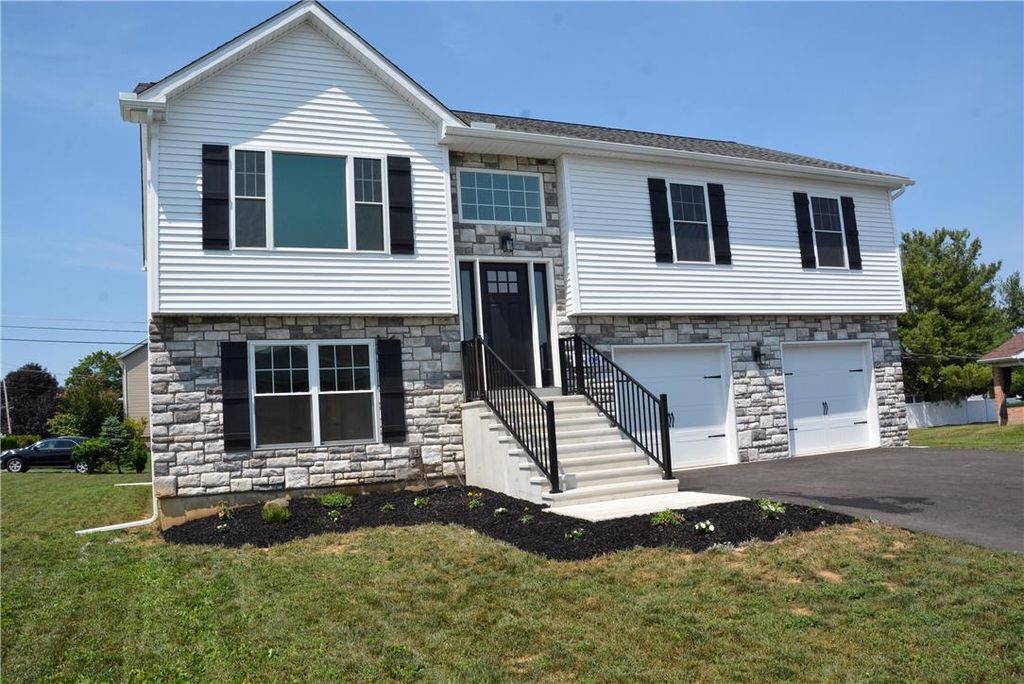 2905 Roosevelt Street, Bethlehem Twp, PA 18020