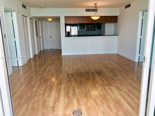1800 N BAYSHORE DR 1605, Miami, FL 33132