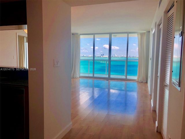1800 N BAYSHORE DR 1605, Miami, FL 33132