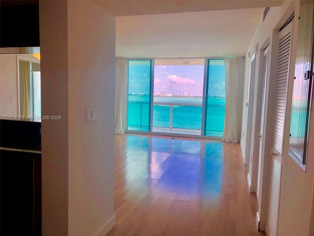 1800 N BAYSHORE DR 1605, Miami, FL 33132