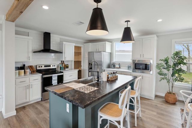 1281 Gamagrass RD, Salado, TX 76571