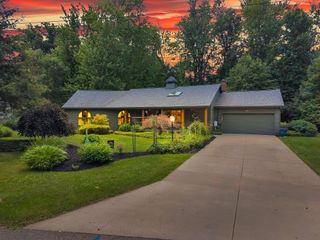 93 Lynwood Drive, Battle Creek City, MI 49015