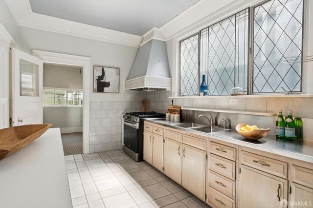 111 Lundys Lane, San Francisco, CA 94110