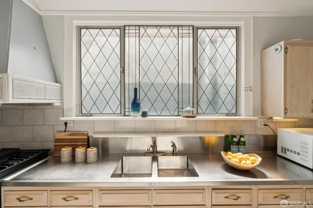 111 Lundys Lane, San Francisco, CA 94110