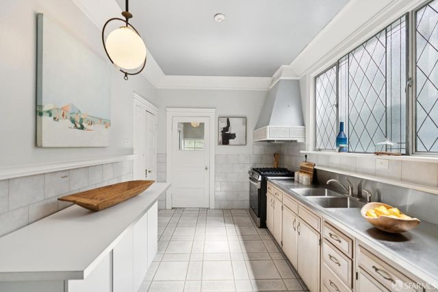 111 Lundys Lane, San Francisco, CA 94110