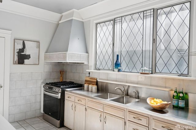 111 Lundys Lane, San Francisco, CA 94110