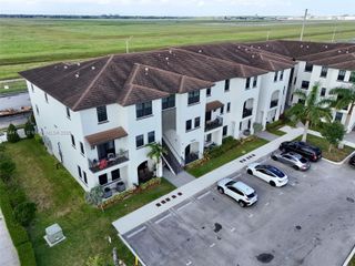 15500 SW 136th St 202, Miami, FL 33196