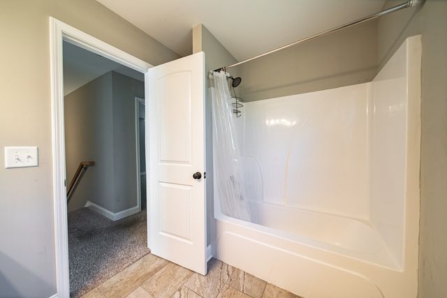 402 Lee Road 2203, Phenix City, AL 36870