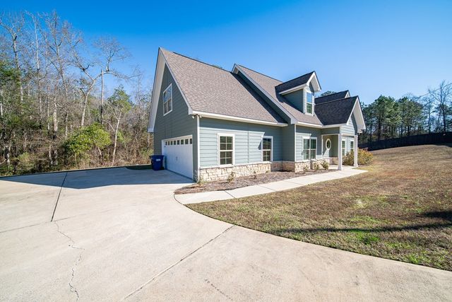 402 Lee Road 2203, Phenix City, AL 36870