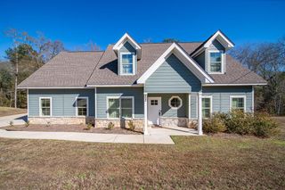 402 Lee Road 2203, Phenix City, AL 36870
