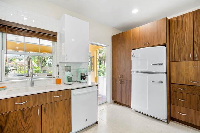 2217 BREVARD ROAD NE, St Petersburg, FL 33704