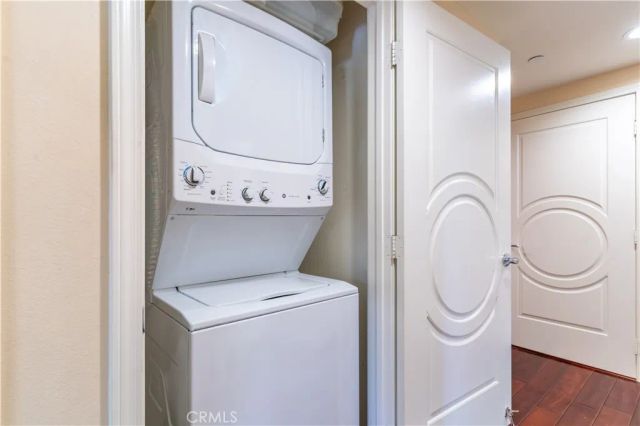 4533 Vista Del Monte Avenue 201, Sherman Oaks, CA 91403