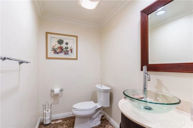 4533 Vista Del Monte Avenue 201, Sherman Oaks, CA 91403