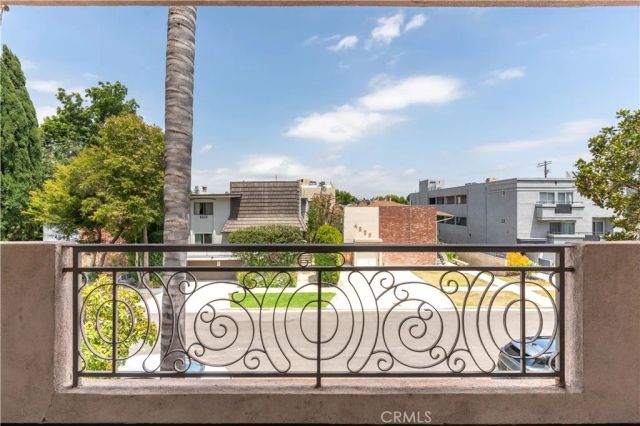 4533 Vista Del Monte Avenue 201, Sherman Oaks, CA 91403