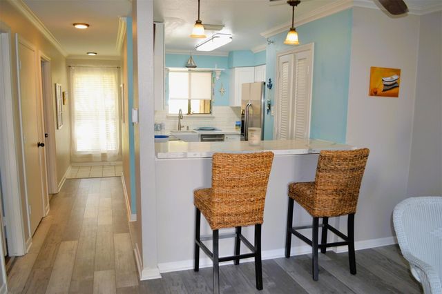 102 Lakeview Terrace D, Conroe, TX 77356