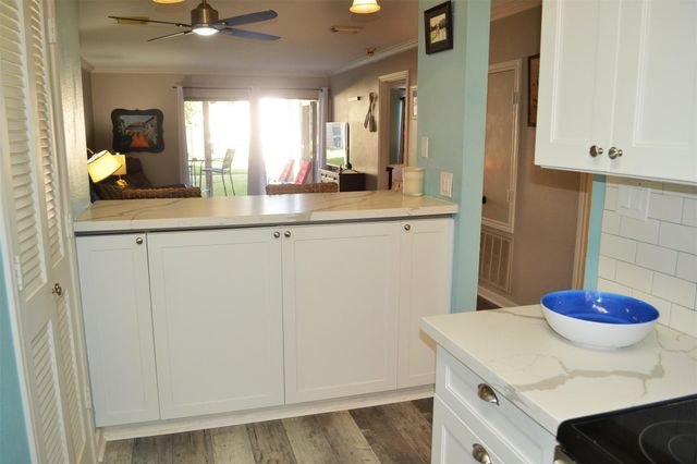 102 Lakeview Terrace D, Conroe, TX 77356