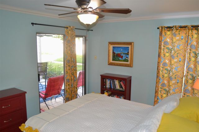 102 Lakeview Terrace D, Conroe, TX 77356