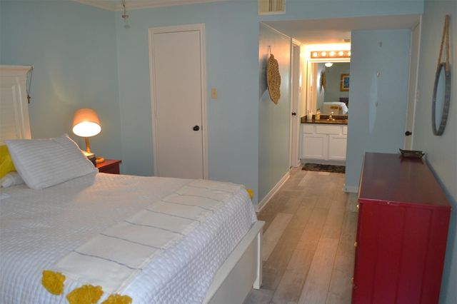 102 Lakeview Terrace D, Conroe, TX 77356