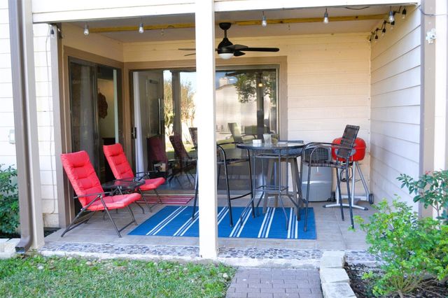 102 Lakeview Terrace D, Conroe, TX 77356