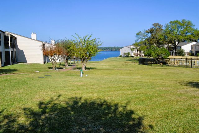 102 Lakeview Terrace D, Conroe, TX 77356