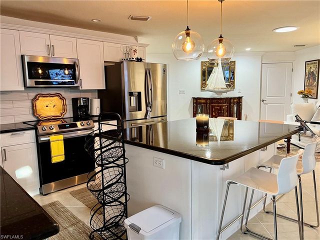 283 Cypress WAY W, Naples, FL 34110
