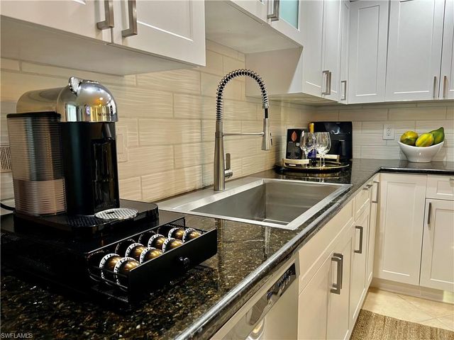 283 Cypress WAY W, Naples, FL 34110