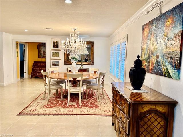 283 Cypress WAY W, Naples, FL 34110