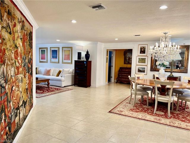 283 Cypress WAY W, Naples, FL 34110