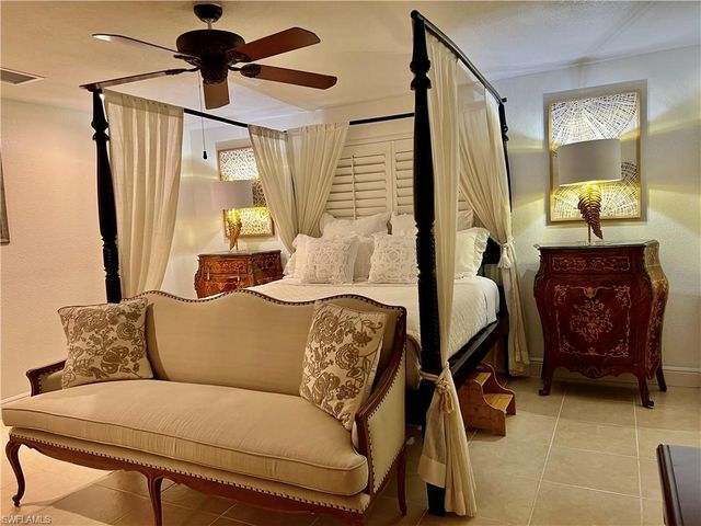 283 Cypress WAY W, Naples, FL 34110