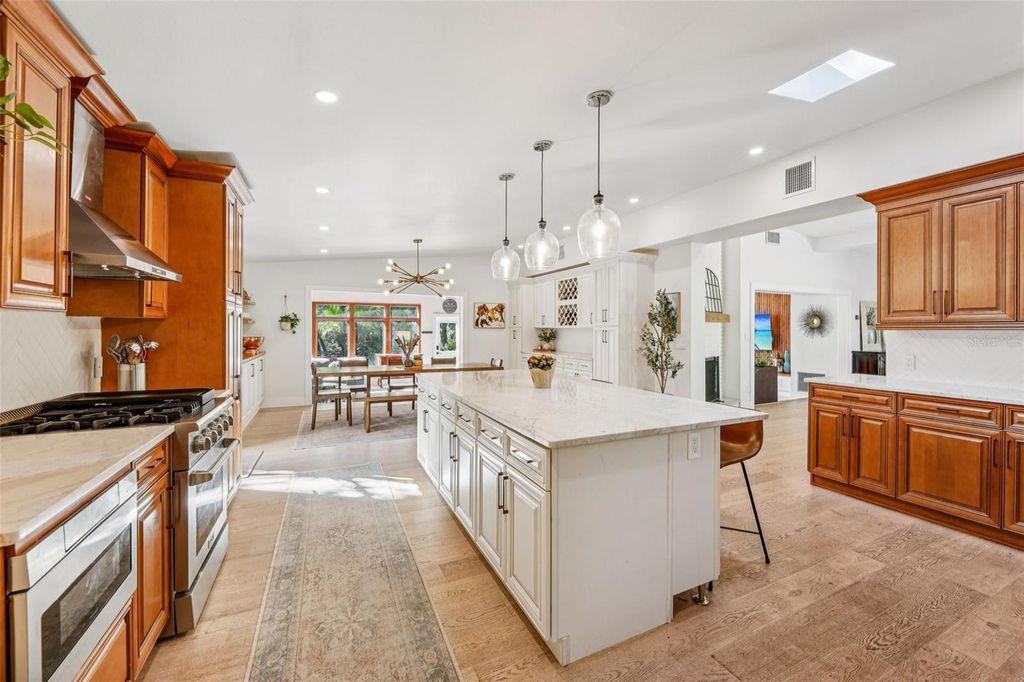 Image 17 of property listing at 1016 HOWELL BRANCH ROAD, Winter Park, FL 32789