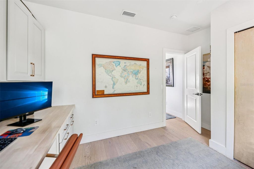 Image 36 of property listing at 1016 HOWELL BRANCH ROAD, Winter Park, FL 32789