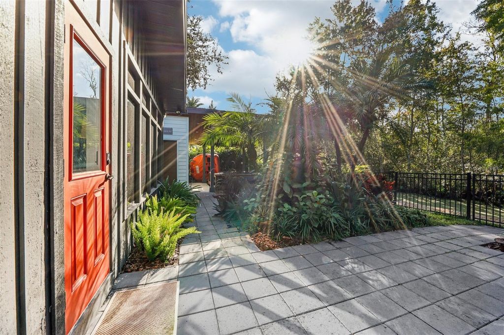 Image 58 of property listing at 1016 HOWELL BRANCH ROAD, Winter Park, FL 32789