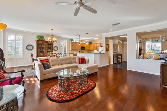 100 Roadhouse Ct, Roseville, CA 95747