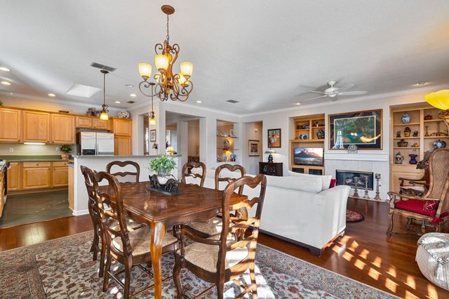 100 Roadhouse Ct, Roseville, CA 95747