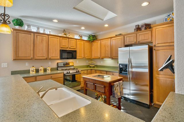 100 Roadhouse Ct, Roseville, CA 95747