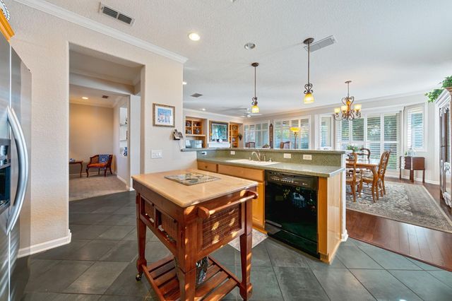 100 Roadhouse Ct, Roseville, CA 95747