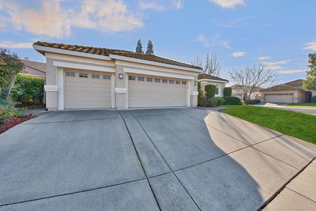 100 Roadhouse Ct, Roseville, CA 95747