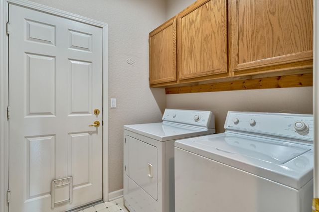 100 Roadhouse Ct, Roseville, CA 95747