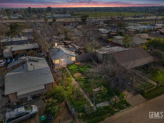 2711 Trust Avenue, Bakersfield, CA 93306