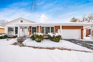 955 Amberly Place, Columbus, OH 43220