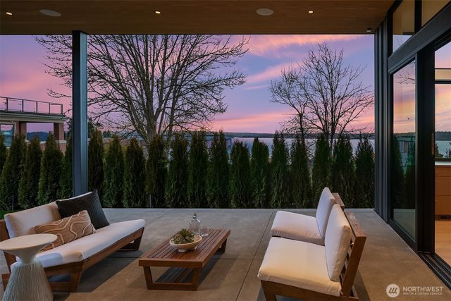 5917 104th Place NE, Kirkland, WA 98033