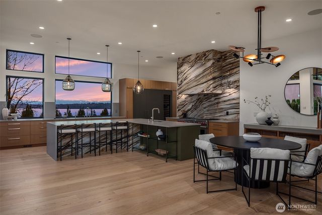 5917 104th Place NE, Kirkland, WA 98033