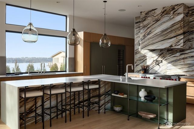 5917 104th Place NE, Kirkland, WA 98033